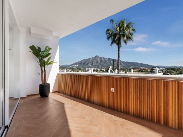 2 Bedrooms Apartment in Nueva Andalucía