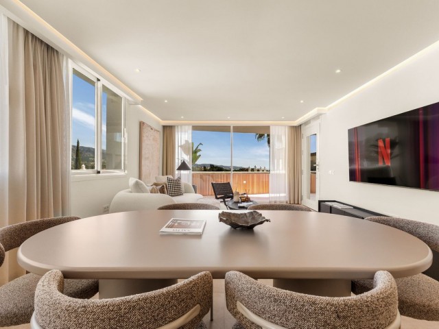 2 Bedrooms Apartment in Nueva Andalucía