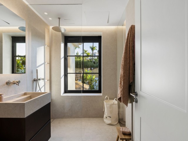 6 Slaapkamer Villa in Nueva Andalucía