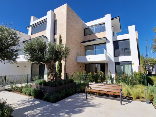 3 Bedrooms Apartment in Estepona