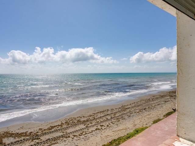 3 Bedrooms Villa in Estepona