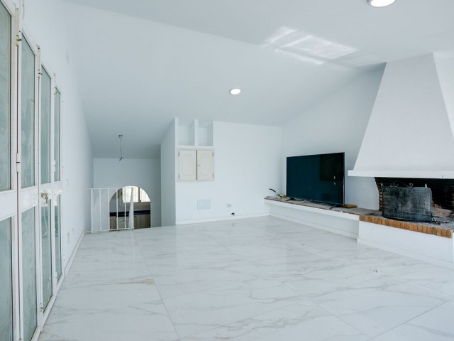 3 Bedrooms Villa in Estepona