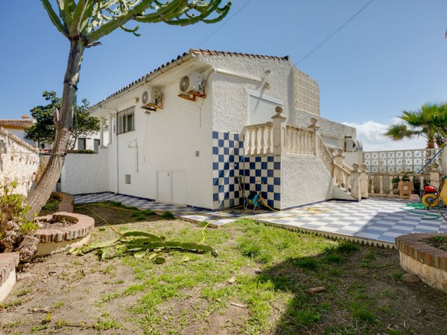 3 Bedrooms Villa in Estepona