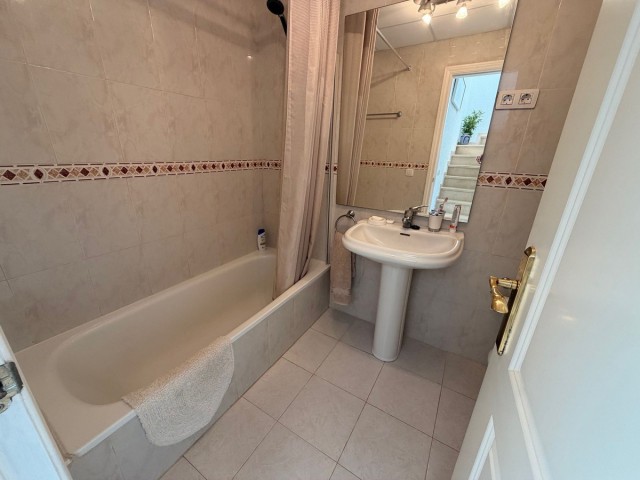 4 Makuuhuoneen Rivitalo Calahonda