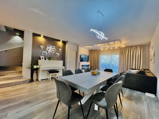 3 Bedrooms Townhouse in Estepona