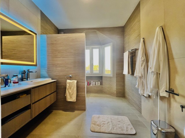 3 Bedrooms Townhouse in Estepona