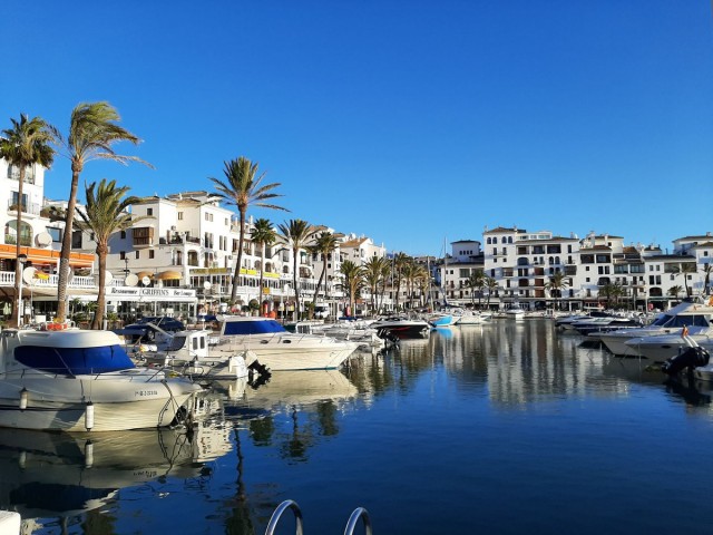 4 Schlafzimmer Villa in La Duquesa