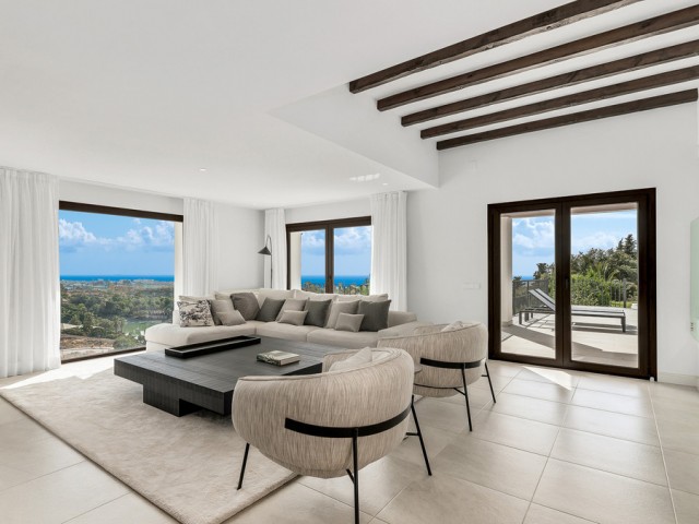 5 Bedrooms Villa in Estepona