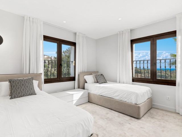 5 Bedrooms Villa in Estepona