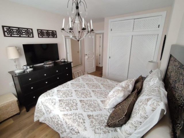 Apartamento con 2 Dormitorios  en Benalmadena