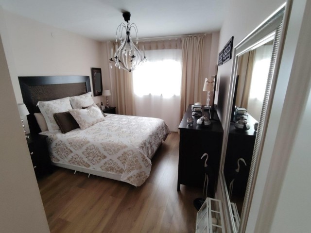 Apartamento con 2 Dormitorios  en Benalmadena