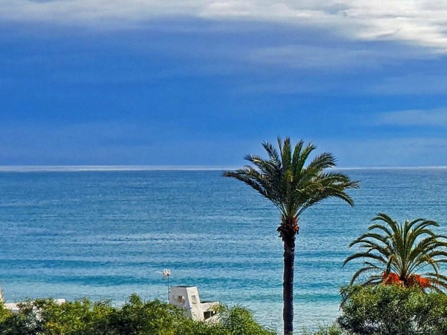 2 Bedrooms Townhouse in Estepona