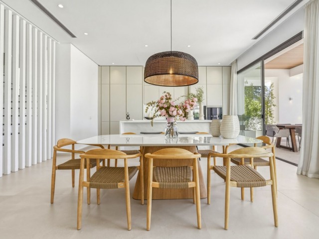 4 Bedrooms Villa in Marbella