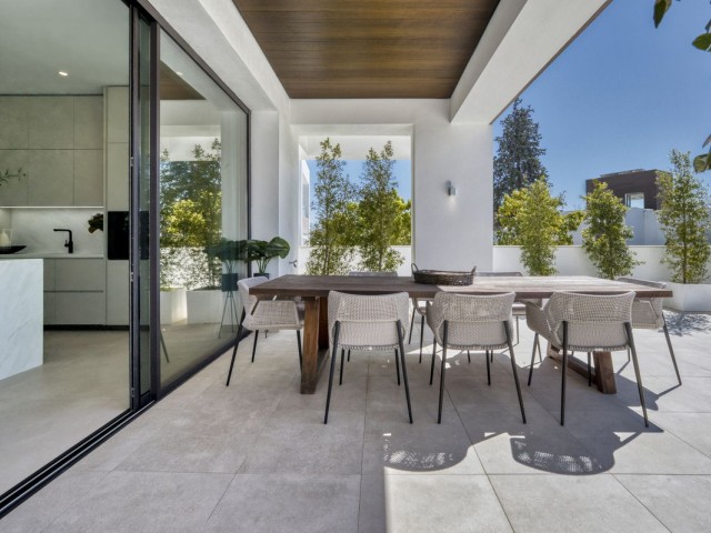 4 Bedrooms Villa in Marbella