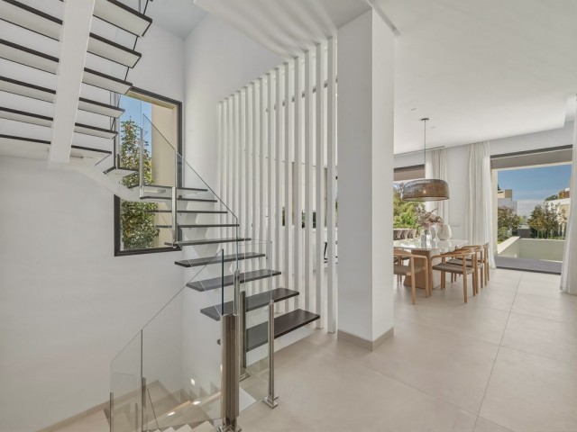 4 Bedrooms Villa in Marbella