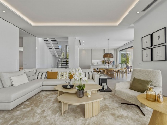 4 Bedrooms Villa in Marbella