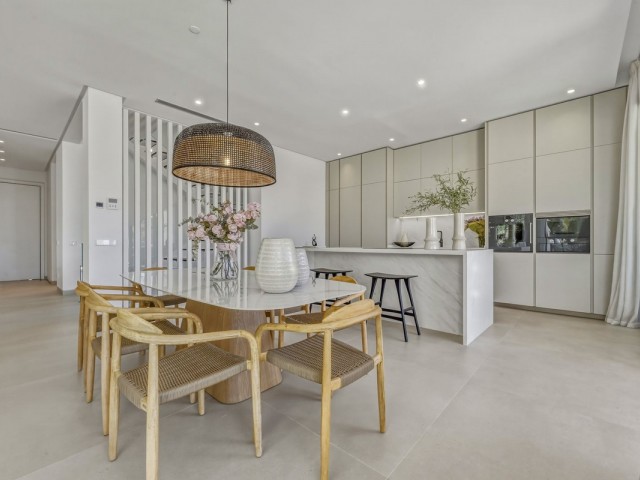 4 Bedrooms Villa in Marbella