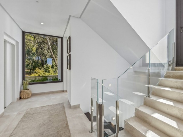 4 Bedrooms Villa in Marbella