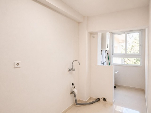 3 Makuuhuoneen Huoneisto La Carihuela