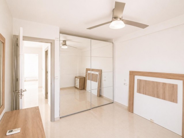 3 Makuuhuoneen Huoneisto La Carihuela