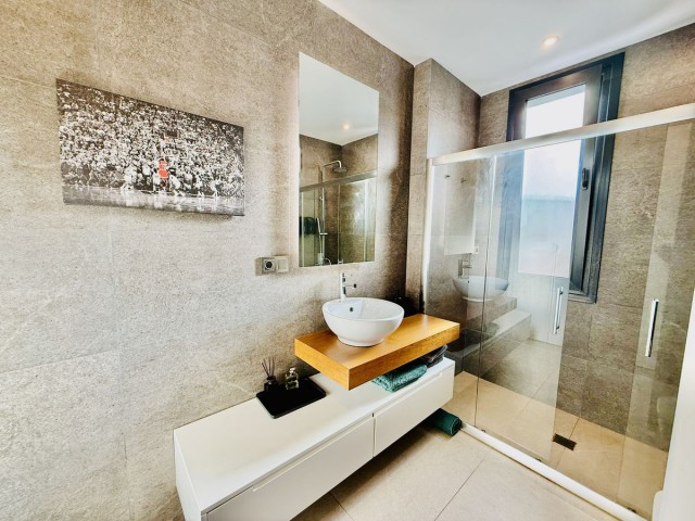 4 Bedrooms Villa in Benalmadena Costa