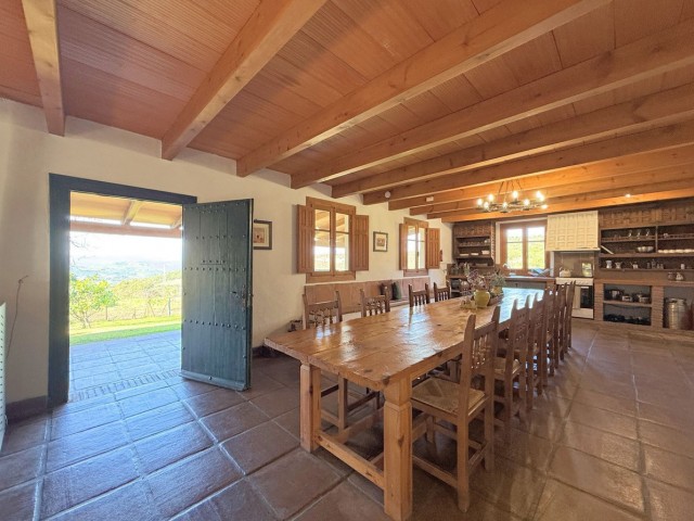 Liikekiinteistö Casares