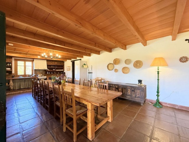 Liikekiinteistö Casares