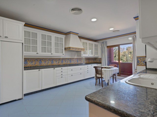 5 Schlafzimmer Apartment in Guadalmina Baja