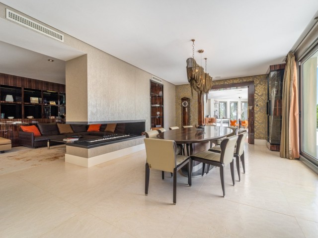 7 Bedrooms Villa in Sotogrande