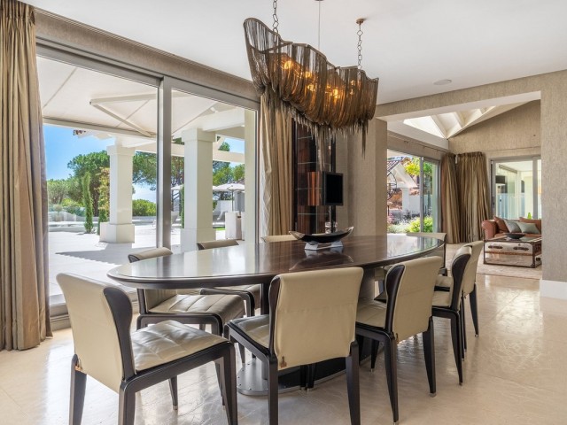 7 Bedrooms Villa in Sotogrande