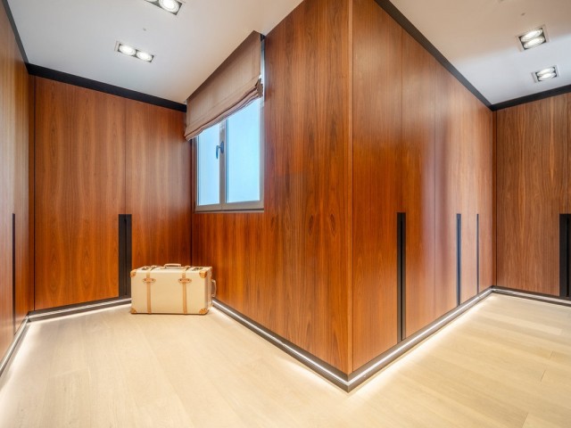 7 Bedrooms Villa in Sotogrande