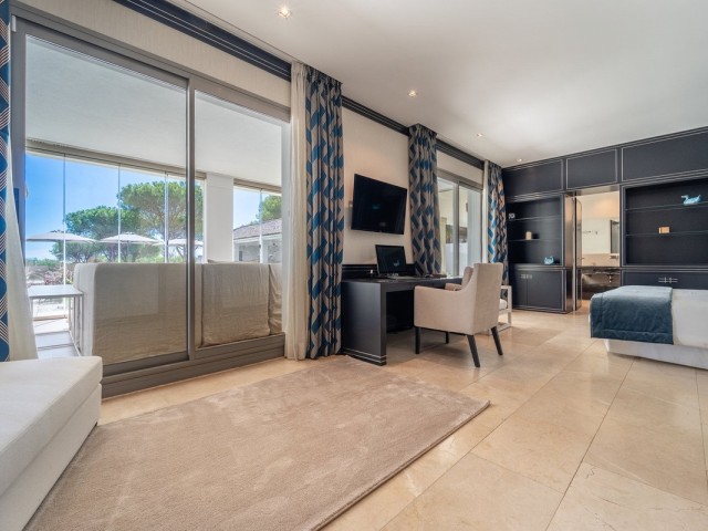 7 Bedrooms Villa in Sotogrande