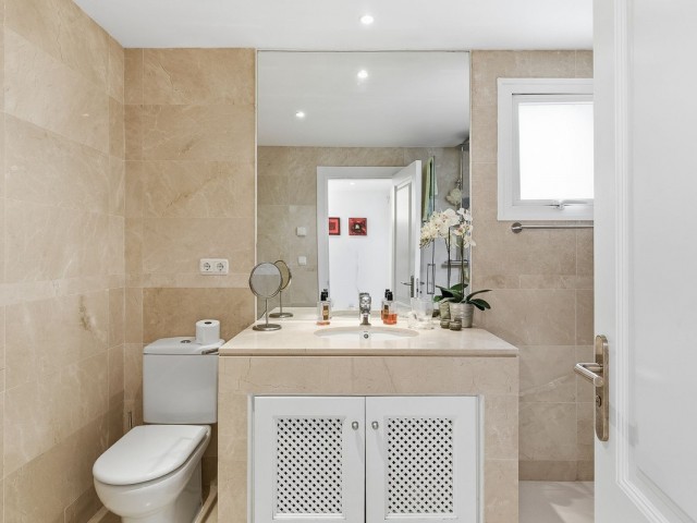 3 Bedrooms Apartment in Nueva Andalucía