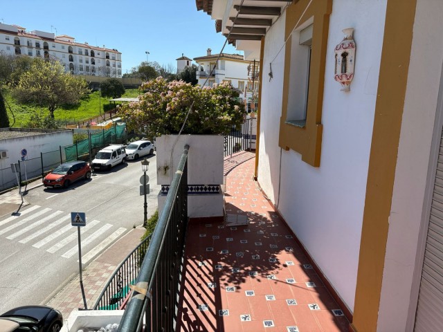 5 Bedrooms Townhouse in Estepona