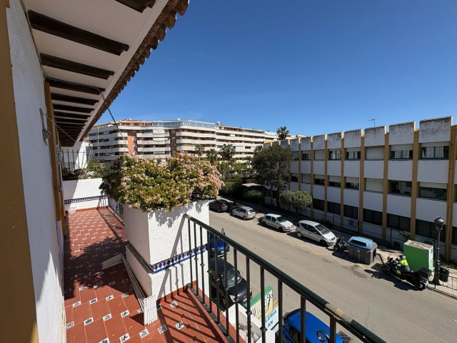 5 Bedrooms Townhouse in Estepona