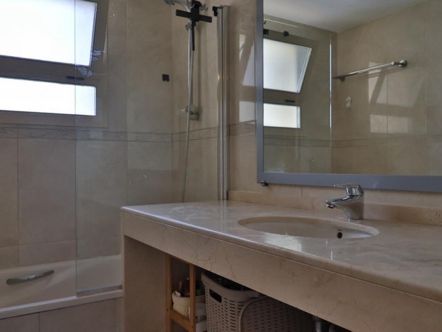 Apartamento con 3 Dormitorios  en Mijas