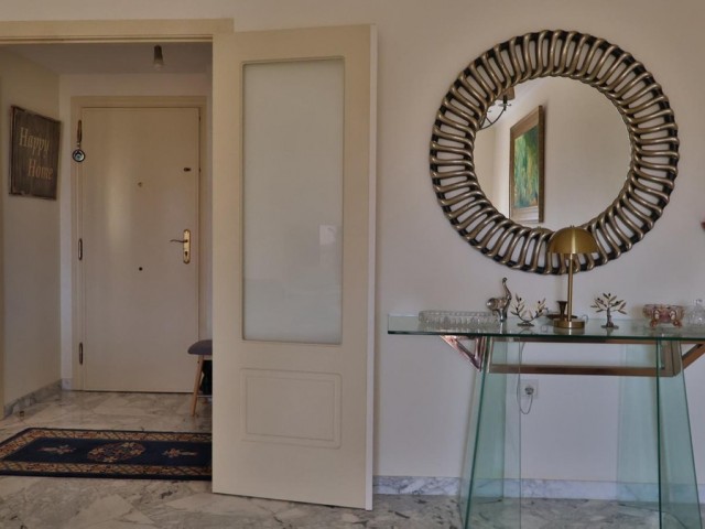 Apartamento con 3 Dormitorios  en Mijas