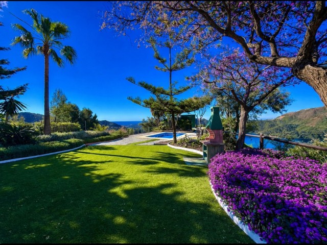 Villa avec 2 Chambres  à Istán