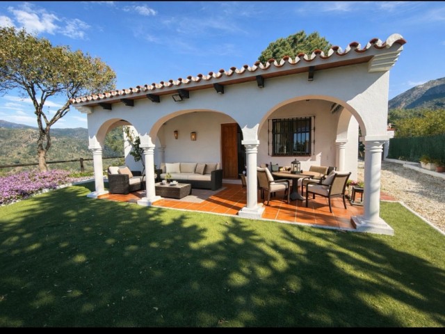 Villa avec 2 Chambres  à Istán