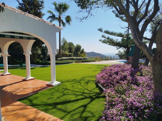 Villa avec 2 Chambres  à Istán