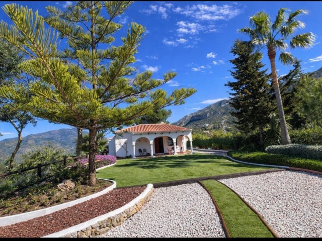 Villa avec 2 Chambres  à Istán