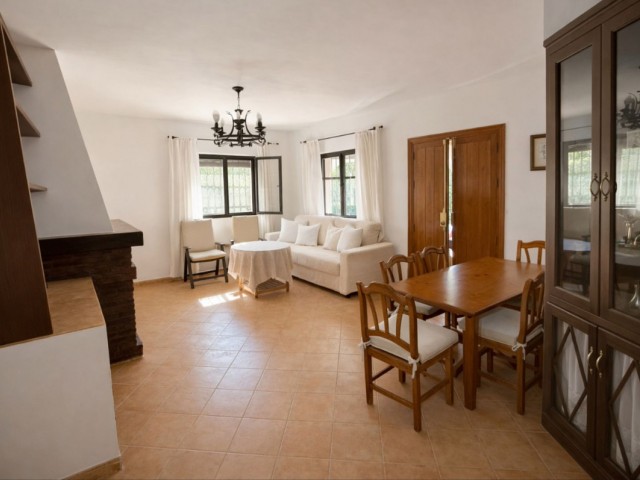 Villa avec 2 Chambres  à Istán