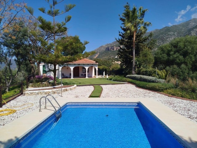 Villa, Istán, R5342251