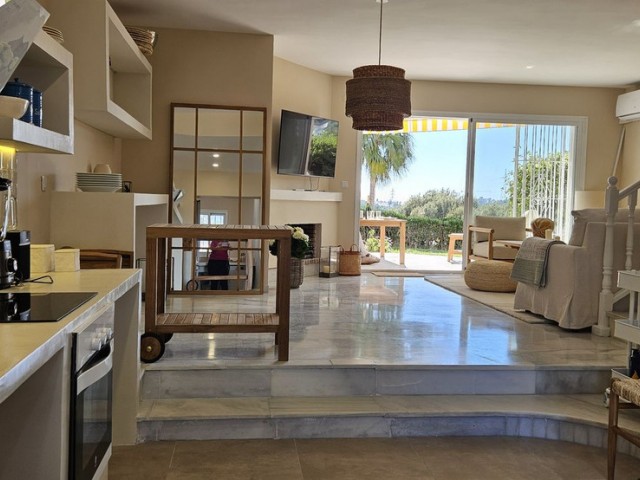 2 Makuuhuoneen Rivitalo Calahonda