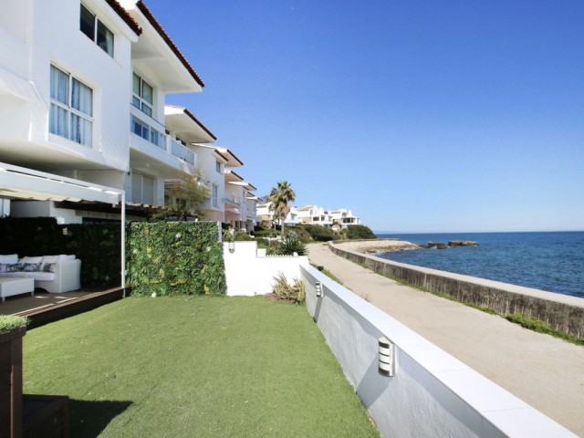 4 Bedrooms Apartment in Estepona