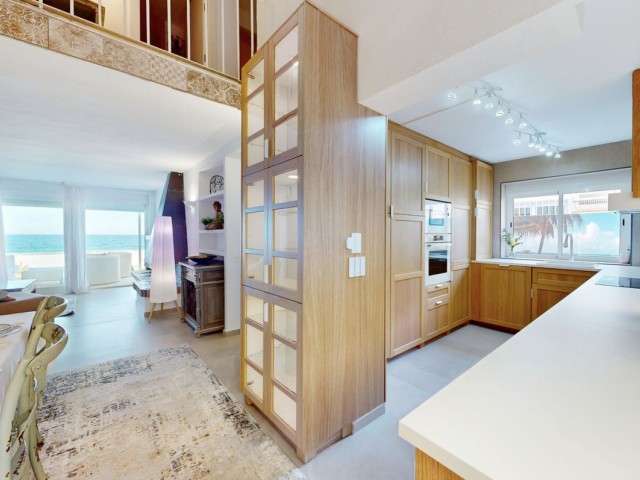 4 Bedrooms Apartment in Estepona