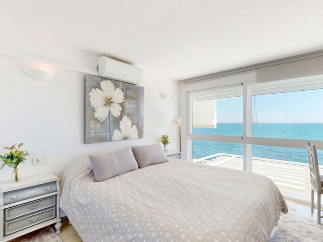 4 Bedrooms Apartment in Estepona