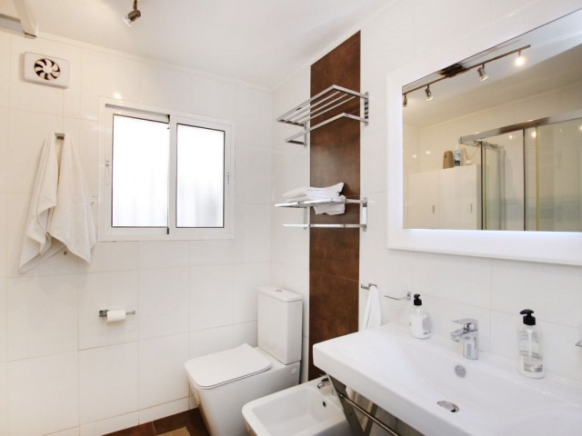 4 Bedrooms Apartment in Estepona