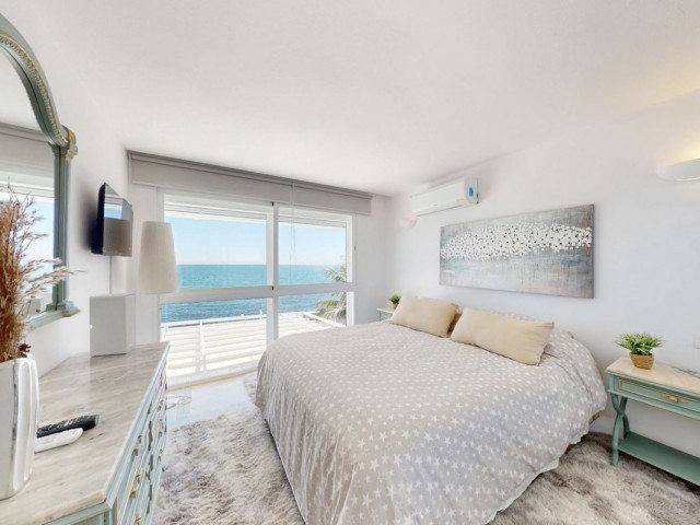 4 Bedrooms Apartment in Estepona