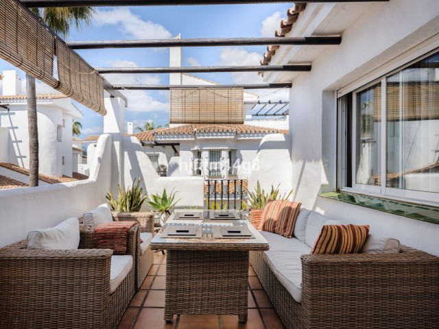 Kattohuoneisto Nueva Andalucía